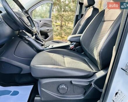 Білий Форд Куга, об'ємом двигуна 2 л та пробігом 140 тис. км за 18500 $, фото 46 на Automoto.ua