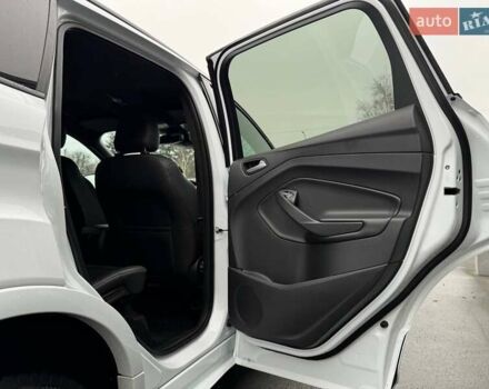 Белый Форд Куга, объемом двигателя 2 л и пробегом 184 тыс. км за 18700 $, фото 57 на Automoto.ua