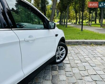Білий Форд Куга, об'ємом двигуна 2 л та пробігом 140 тис. км за 19500 $, фото 61 на Automoto.ua