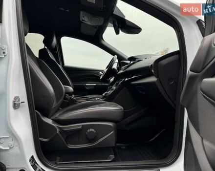 Белый Форд Куга, объемом двигателя 2 л и пробегом 184 тыс. км за 18700 $, фото 68 на Automoto.ua