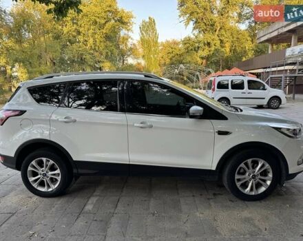 Белый Форд Куга, объемом двигателя 1.5 л и пробегом 55 тыс. км за 23500 $, фото 1 на Automoto.ua