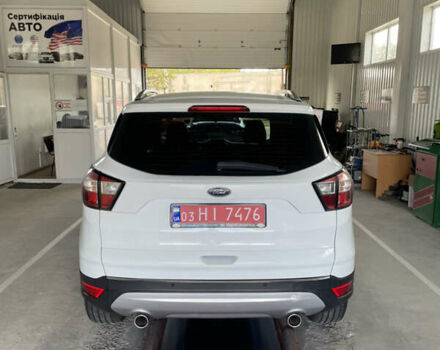 Белый Форд Куга, объемом двигателя 2 л и пробегом 197 тыс. км за 17200 $, фото 4 на Automoto.ua