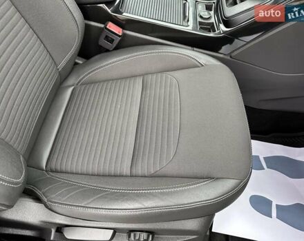 Белый Форд Куга, объемом двигателя 2 л и пробегом 70 тыс. км за 20500 $, фото 48 на Automoto.ua