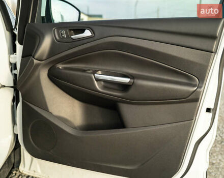 Білий Форд Куга, об'ємом двигуна 1.5 л та пробігом 88 тис. км за 18900 $, фото 28 на Automoto.ua