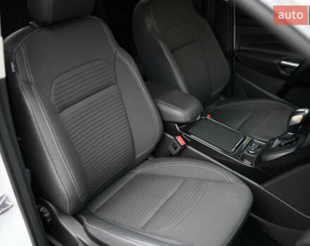 Белый Форд Куга, объемом двигателя 1.5 л и пробегом 82 тыс. км за 19500 $, фото 40 на Automoto.ua