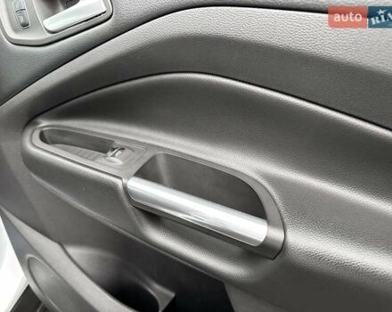 Белый Форд Куга, объемом двигателя 2 л и пробегом 70 тыс. км за 20500 $, фото 46 на Automoto.ua