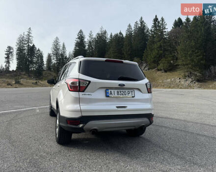 Білий Форд Куга, об'ємом двигуна 1.5 л та пробігом 125 тис. км за 14500 $, фото 6 на Automoto.ua