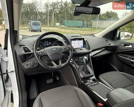 Білий Форд Куга, об'ємом двигуна 2 л та пробігом 80 тис. км за 19900 $, фото 15 на Automoto.ua