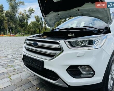 Білий Форд Куга, об'ємом двигуна 2 л та пробігом 140 тис. км за 19500 $, фото 127 на Automoto.ua
