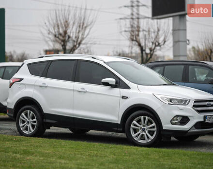 Белый Форд Куга, объемом двигателя 1.5 л и пробегом 82 тыс. км за 19500 $, фото 5 на Automoto.ua