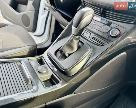 Білий Форд Куга, об'ємом двигуна 2 л та пробігом 140 тис. км за 18500 $, фото 75 на Automoto.ua