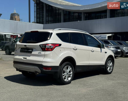 Белый Форд Куга, объемом двигателя 2 л и пробегом 104 тыс. км за 22990 $, фото 4 на Automoto.ua