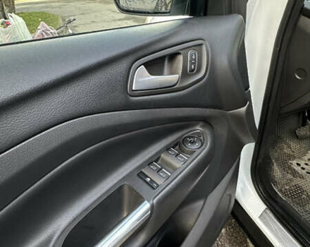 Белый Форд Куга, объемом двигателя 1.5 л и пробегом 102 тыс. км за 19500 $, фото 12 на Automoto.ua