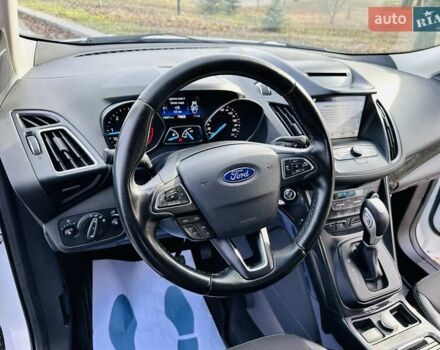 Білий Форд Куга, об'ємом двигуна 2 л та пробігом 140 тис. км за 18500 $, фото 50 на Automoto.ua