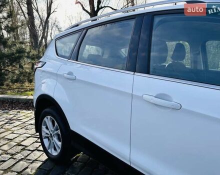 Білий Форд Куга, об'ємом двигуна 2 л та пробігом 140 тис. км за 18500 $, фото 8 на Automoto.ua