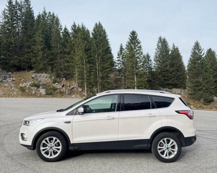 Білий Форд Куга, об'ємом двигуна 1.5 л та пробігом 125 тис. км за 14500 $, фото 7 на Automoto.ua