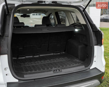 Белый Форд Куга, объемом двигателя 1.5 л и пробегом 82 тыс. км за 19500 $, фото 11 на Automoto.ua