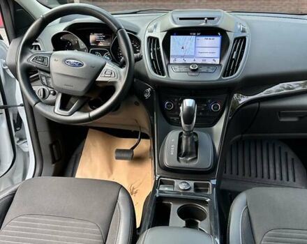 Белый Форд Куга, объемом двигателя 1.5 л и пробегом 49 тыс. км за 18500 $, фото 16 на Automoto.ua