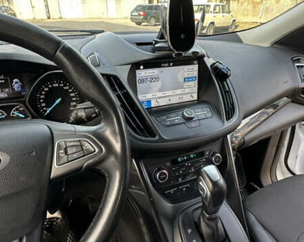 Белый Форд Куга, объемом двигателя 1.5 л и пробегом 102 тыс. км за 19500 $, фото 13 на Automoto.ua