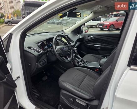 Форд Куга 2019 в Киеве на Automoto.ua Белый Форд Куга, объемом двигателя 2 л и пробегом 133 тыс. км за 19500 $, фото 18 на Automoto.ua