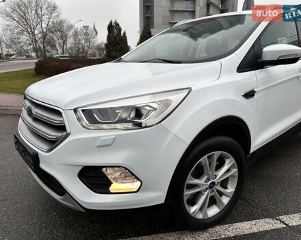 Белый Форд Куга, объемом двигателя 2 л и пробегом 70 тыс. км за 20500 $, фото 7 на Automoto.ua