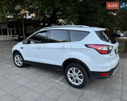 Белый Форд Куга, объемом двигателя 1.5 л и пробегом 55 тыс. км за 23500 $, фото 3 на Automoto.ua