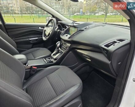 Белый Форд Куга, объемом двигателя 2 л и пробегом 134 тыс. км за 18950 $, фото 14 на Automoto.ua