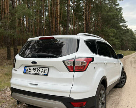 Білий Форд Куга, об'ємом двигуна 1.5 л та пробігом 114 тис. км за 18000 $, фото 5 на Automoto.ua