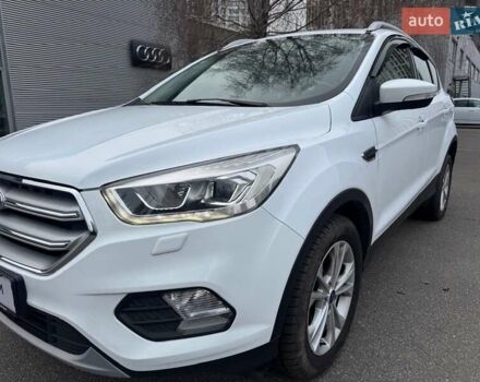 Белый Форд Куга, объемом двигателя 1.5 л и пробегом 91 тыс. км за 17500 $, фото 1 на Automoto.ua