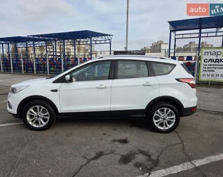 Белый Форд Куга, объемом двигателя 2 л и пробегом 134 тыс. км за 18950 $, фото 1 на Automoto.ua