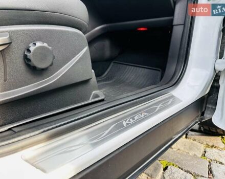 Білий Форд Куга, об'ємом двигуна 2 л та пробігом 140 тис. км за 18500 $, фото 83 на Automoto.ua
