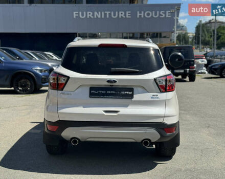 Белый Форд Куга, объемом двигателя 2 л и пробегом 104 тыс. км за 22990 $, фото 5 на Automoto.ua