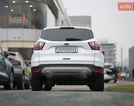 Белый Форд Куга, объемом двигателя 1.5 л и пробегом 82 тыс. км за 19500 $, фото 7 на Automoto.ua