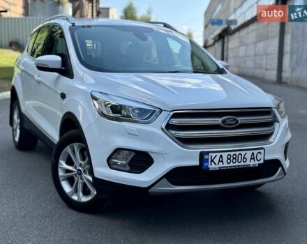 Белый Форд Куга, объемом двигателя 2 л и пробегом 120 тыс. км за 17900 $, фото 1 на Automoto.ua