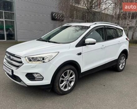 Белый Форд Куга, объемом двигателя 1.5 л и пробегом 91 тыс. км за 17500 $, фото 69 на Automoto.ua