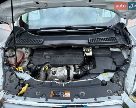 Белый Форд Куга, объемом двигателя 1.5 л и пробегом 128 тыс. км за 16500 $, фото 4 на Automoto.ua