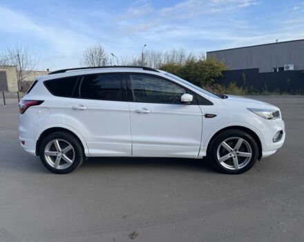 Белый Форд Куга, объемом двигателя 2 л и пробегом 247 тыс. км за 416 $, фото 1 на Automoto.ua