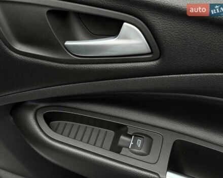 Белый Форд Куга, объемом двигателя 2 л и пробегом 184 тыс. км за 18700 $, фото 66 на Automoto.ua