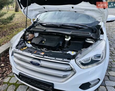 Білий Форд Куга, об'ємом двигуна 2 л та пробігом 140 тис. км за 18500 $, фото 85 на Automoto.ua