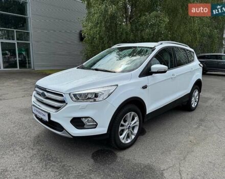 Белый Форд Куга, объемом двигателя 2 л и пробегом 49 тыс. км за 21300 $, фото 74 на Automoto.ua