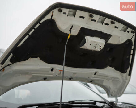 Белый Форд Куга, объемом двигателя 1.5 л и пробегом 82 тыс. км за 19500 $, фото 44 на Automoto.ua