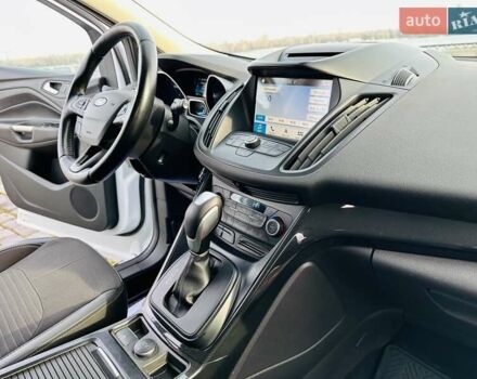 Білий Форд Куга, об'ємом двигуна 2 л та пробігом 140 тис. км за 18500 $, фото 76 на Automoto.ua