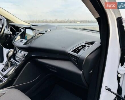 Білий Форд Куга, об'ємом двигуна 2 л та пробігом 140 тис. км за 18500 $, фото 70 на Automoto.ua