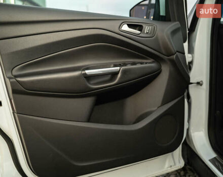 Білий Форд Куга, об'ємом двигуна 1.5 л та пробігом 88 тис. км за 18900 $, фото 27 на Automoto.ua