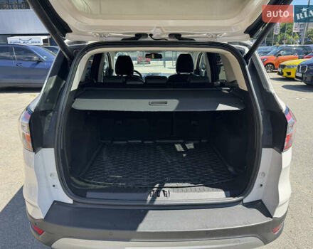 Белый Форд Куга, объемом двигателя 2 л и пробегом 104 тыс. км за 22990 $, фото 6 на Automoto.ua