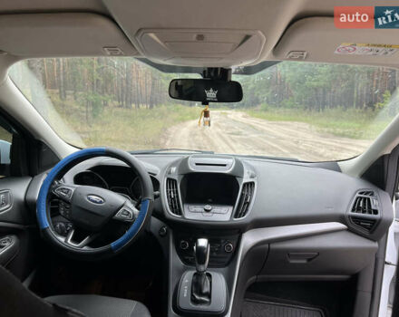 Білий Форд Куга, об'ємом двигуна 1.5 л та пробігом 114 тис. км за 18000 $, фото 14 на Automoto.ua