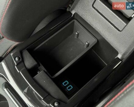 Белый Форд Куга, объемом двигателя 2 л и пробегом 184 тыс. км за 18700 $, фото 70 на Automoto.ua