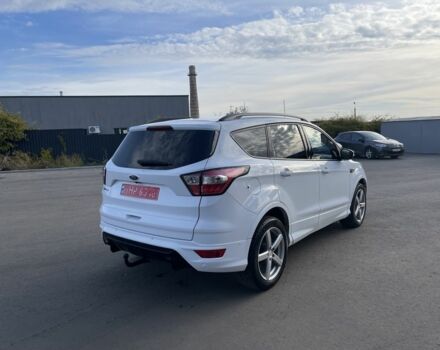 Белый Форд Куга, объемом двигателя 2 л и пробегом 247 тыс. км за 416 $, фото 2 на Automoto.ua