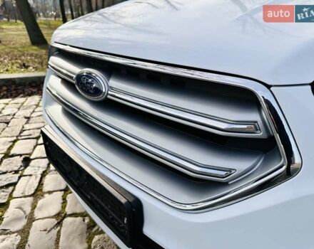 Білий Форд Куга, об'ємом двигуна 2 л та пробігом 140 тис. км за 18500 $, фото 16 на Automoto.ua