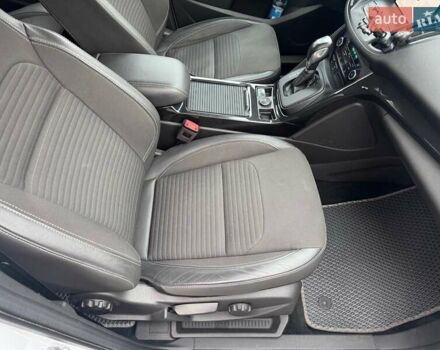 Белый Форд Куга, объемом двигателя 1.5 л и пробегом 91 тыс. км за 17500 $, фото 59 на Automoto.ua